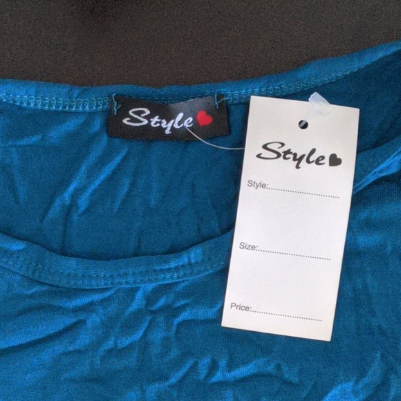 Crop top - Picture 2 of 2